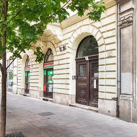 Real Semmelweis Ii Apartment *